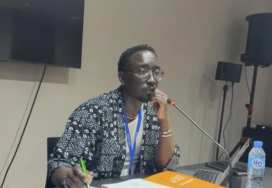 Writer in focus during session
